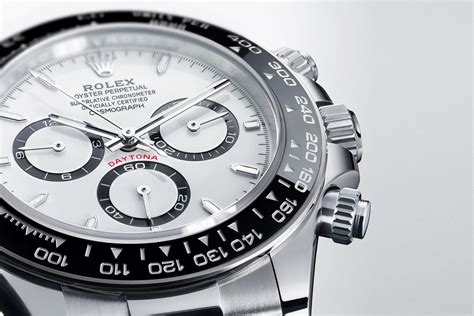 weight of a Rolex daytona